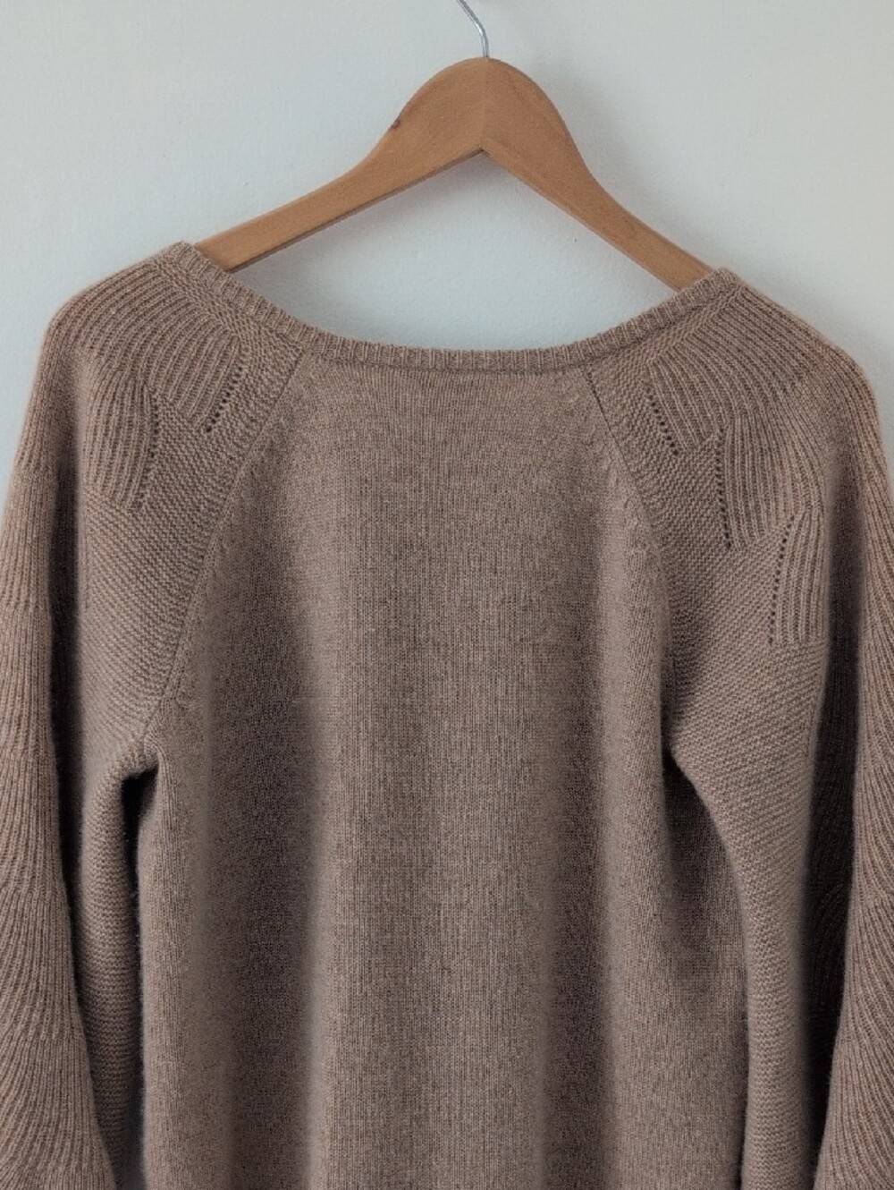 Garnet Hill Cashmere V-Neck Sweater 3/4 Sleeve Baggy Boho in Taupe Sz. Small - Picture 7 of 8